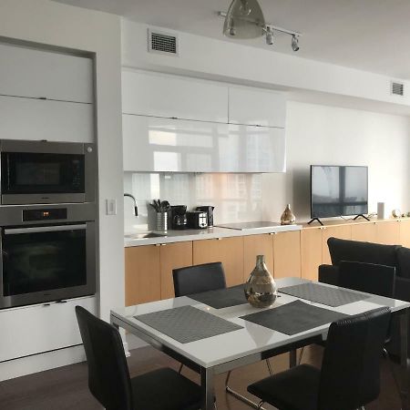 Toronto Downtown Luxurious Stylish 3 Bedroom 3 Bath 2 Balconies Near Rogers Centre Lakeview Condo Екстер'єр фото