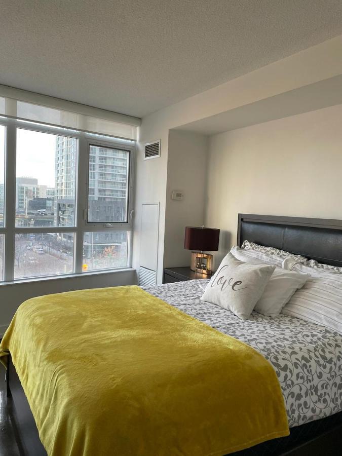 Toronto Downtown Luxurious Stylish 3 Bedroom 3 Bath 2 Balconies Near Rogers Centre Lakeview Condo Екстер'єр фото