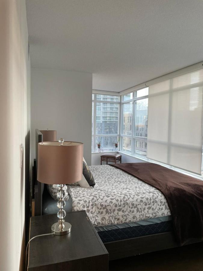 Toronto Downtown Luxurious Stylish 3 Bedroom 3 Bath 2 Balconies Near Rogers Centre Lakeview Condo Екстер'єр фото