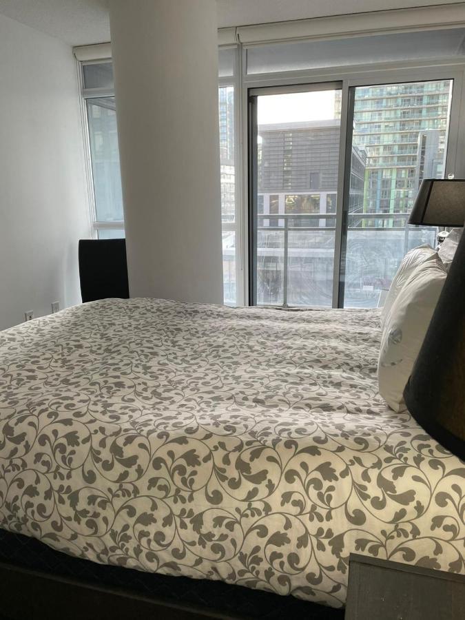 Toronto Downtown Luxurious Stylish 3 Bedroom 3 Bath 2 Balconies Near Rogers Centre Lakeview Condo Екстер'єр фото