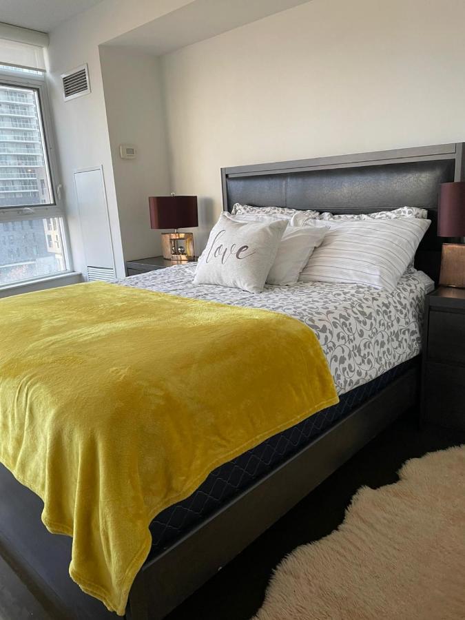 Toronto Downtown Luxurious Stylish 3 Bedroom 3 Bath 2 Balconies Near Rogers Centre Lakeview Condo Екстер'єр фото