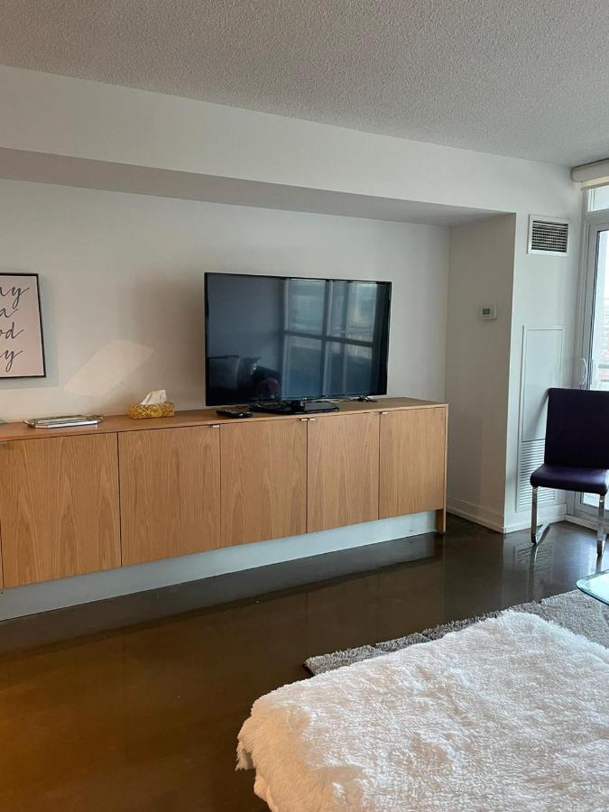 Toronto Downtown Luxurious Stylish 3 Bedroom 3 Bath 2 Balconies Near Rogers Centre Lakeview Condo Екстер'єр фото