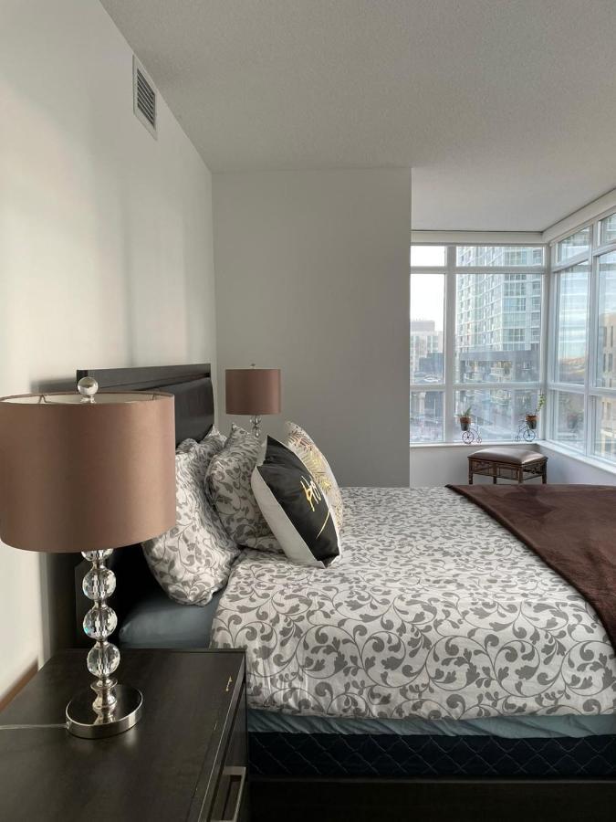 Toronto Downtown Luxurious Stylish 3 Bedroom 3 Bath 2 Balconies Near Rogers Centre Lakeview Condo Екстер'єр фото
