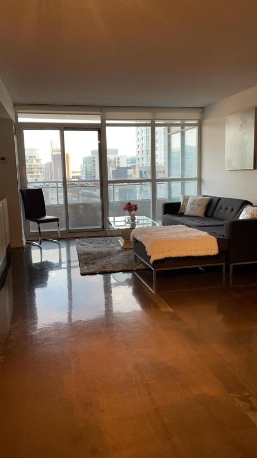 Toronto Downtown Luxurious Stylish 3 Bedroom 3 Bath 2 Balconies Near Rogers Centre Lakeview Condo Екстер'єр фото