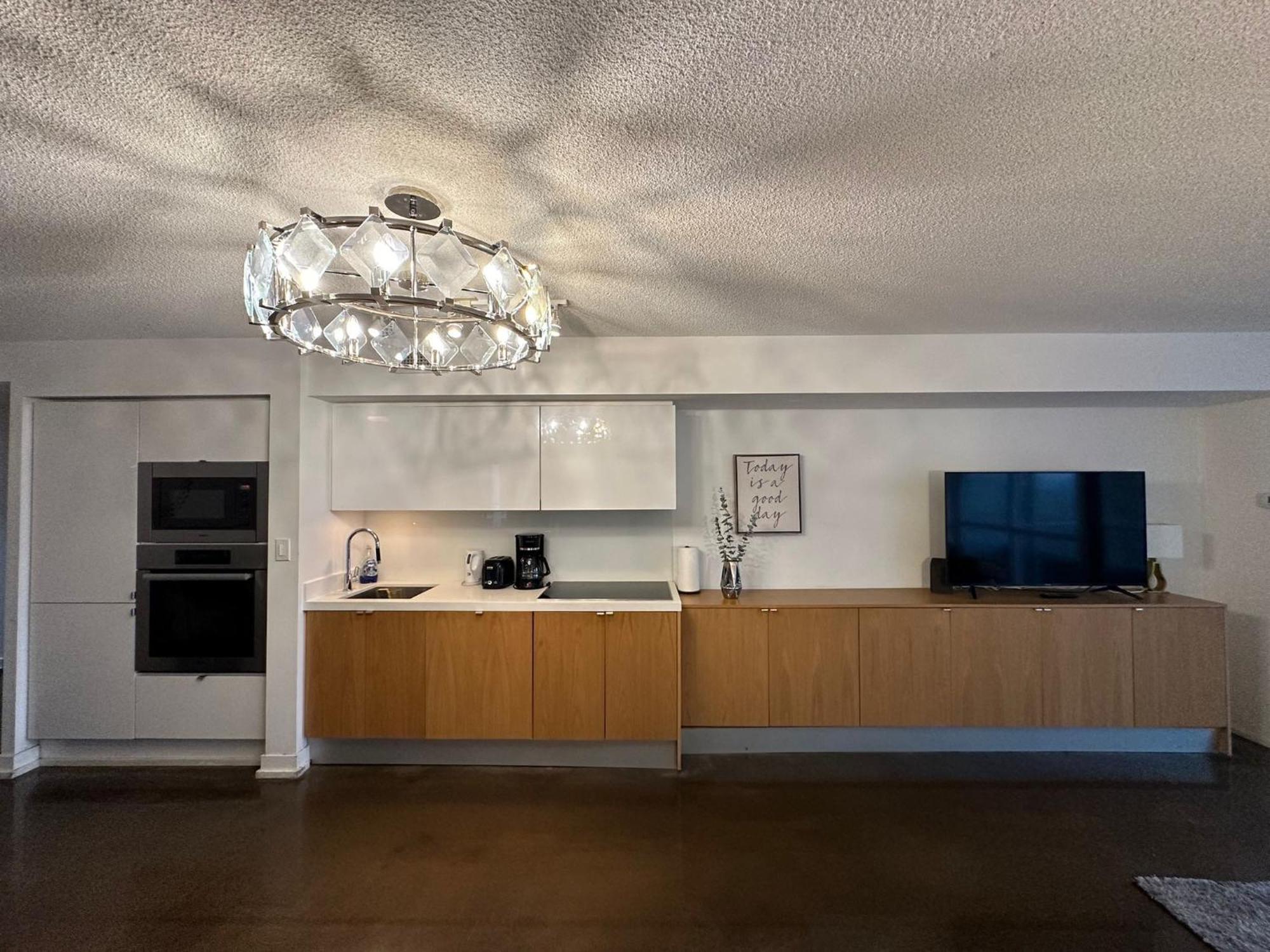 Toronto Downtown Luxurious Stylish 3 Bedroom 3 Bath 2 Balconies Near Rogers Centre Lakeview Condo Екстер'єр фото
